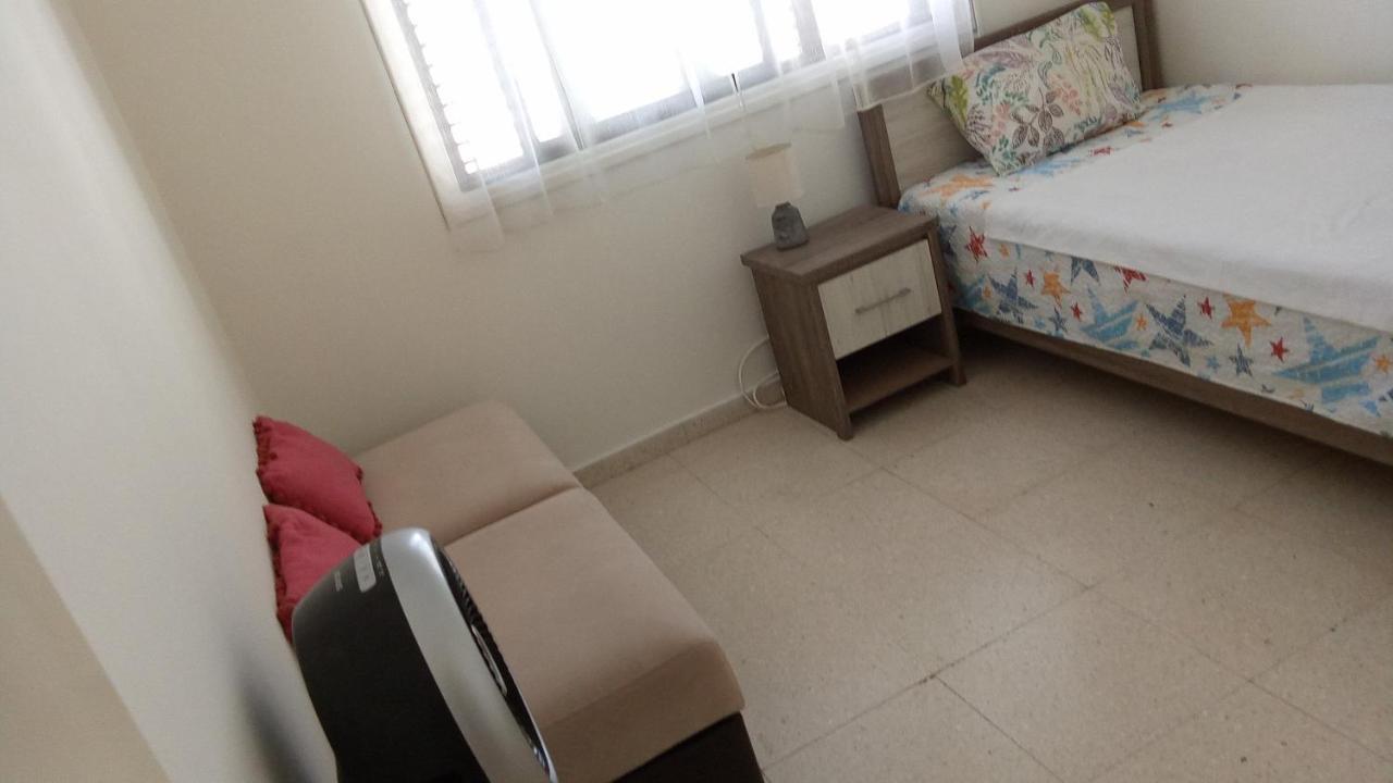 2 Bedroom Apartment In Makenzi Ларнака Экстерьер фото