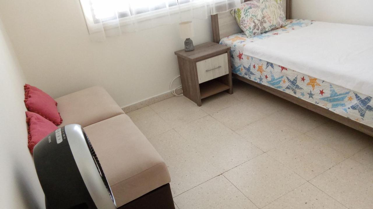 2 Bedroom Apartment In Makenzi Ларнака Экстерьер фото